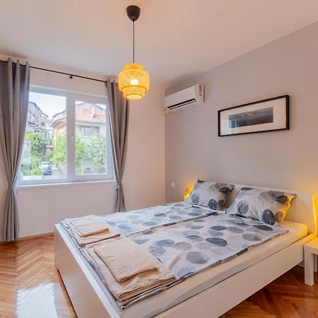 Cozy Gem In The Heart Of Apartment *